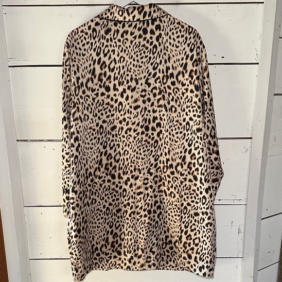 Victoria's Secret Leopard/Cheetah Long Sleeve Night Gown - Picture 6 of 8